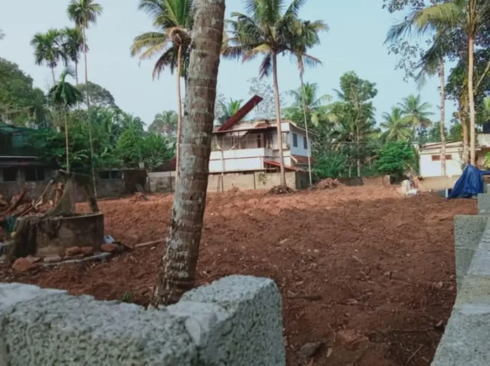 32 Cent land for sale near Vadakkekkara, Changanacherry 3.5 lakh per cent