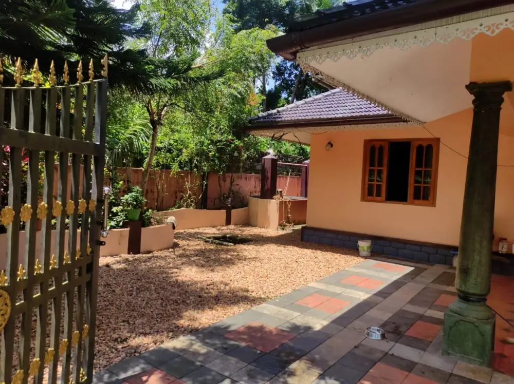 16.5 Cent land with 3 Bedroom attached House for sale near Kurichi, Mandiram 1.35 Crore negotiable